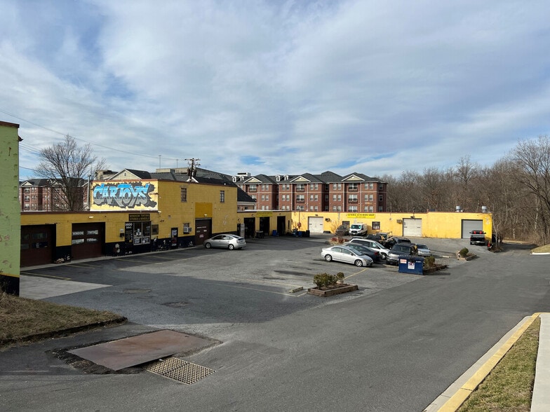9598-9600 Baltimore Ave, College Park, MD for lease - Primary Photo - Image 1 of 8