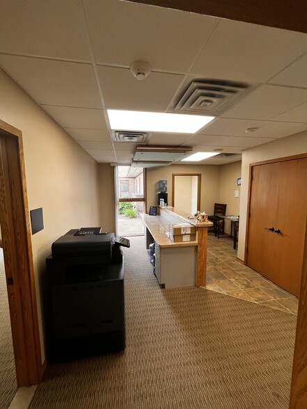 2199 Jolly Rd, Okemos, MI for lease - Interior Photo - Image 3 of 20