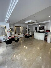 Retail in Elche, Alicante for lease Interior Photo- Image 2 of 5