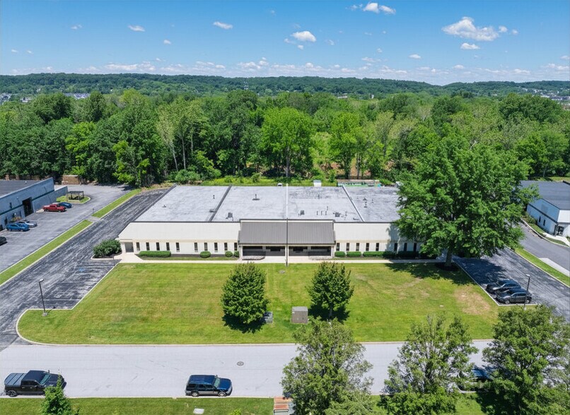 303-305 National Rd, Exton, PA for lease - Building Photo - Image 3 of 12