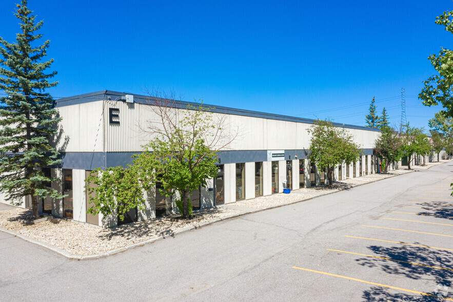 4216 54th Ave SE, Calgary, AB for sale - Primary Photo - Image 1 of 1