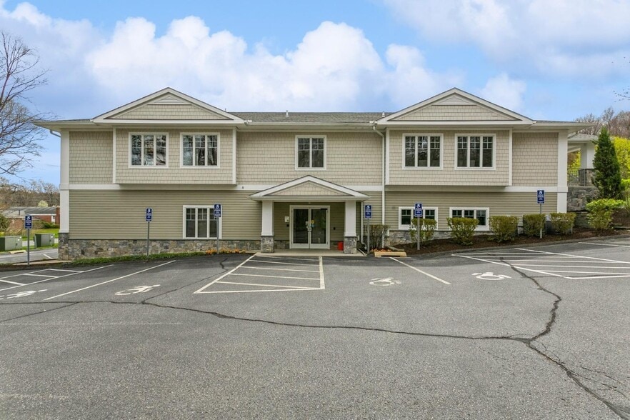 131 Kent Rd, New Milford, CT for lease - Building Photo - Image 3 of 8
