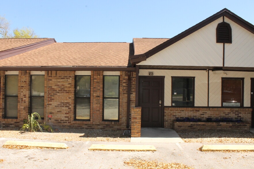 421 Montgomery Rd, Altamonte Springs, FL for sale - Building Photo - Image 2 of 12