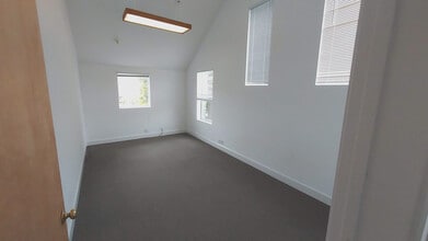 300-302 Main St, Half Moon Bay, CA for lease Interior Photo- Image 2 of 4
