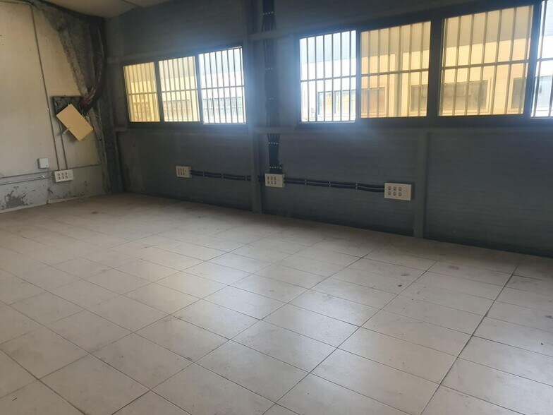 Industrial in SEVILLA for lease - Building Photo - Image 2 of 6