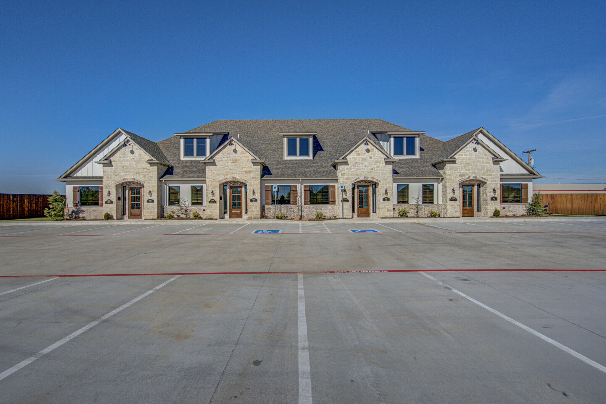 1301 Magnolia Suite 113 ct, Moore, OK for lease Primary Photo- Image 1 of 10