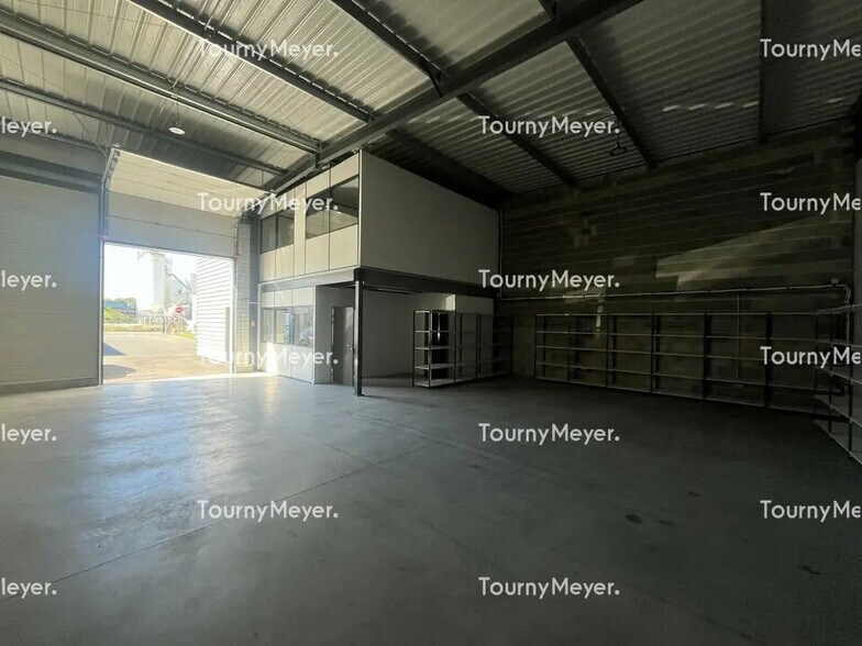 Flex in Villenave-d'Ornon for lease - Interior Photo - Image 2 of 5