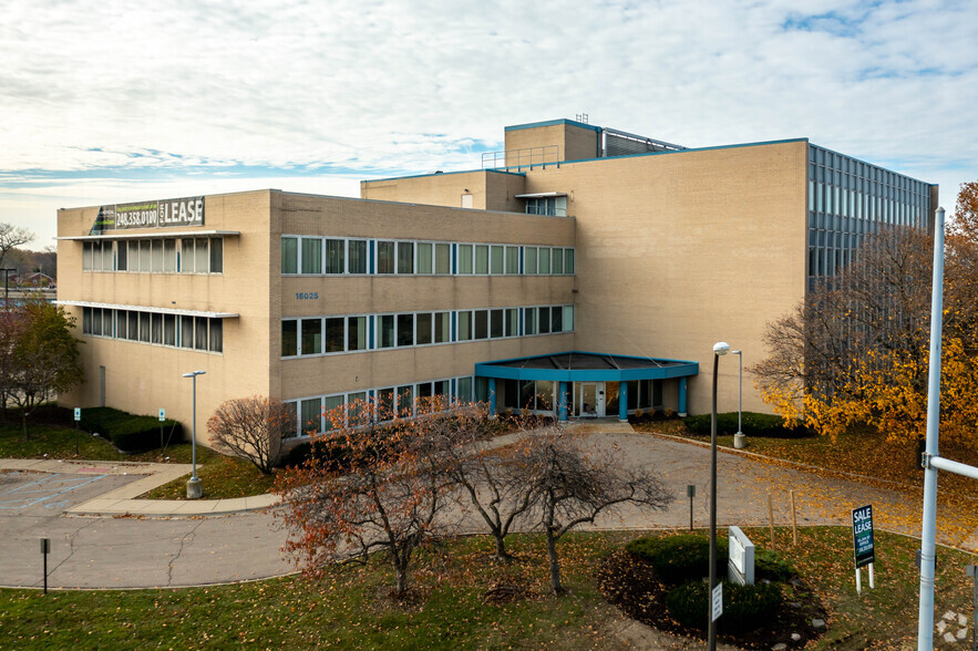 16025 Northland Dr, Southfield, MI for sale - Building Photo - Image 1 of 1