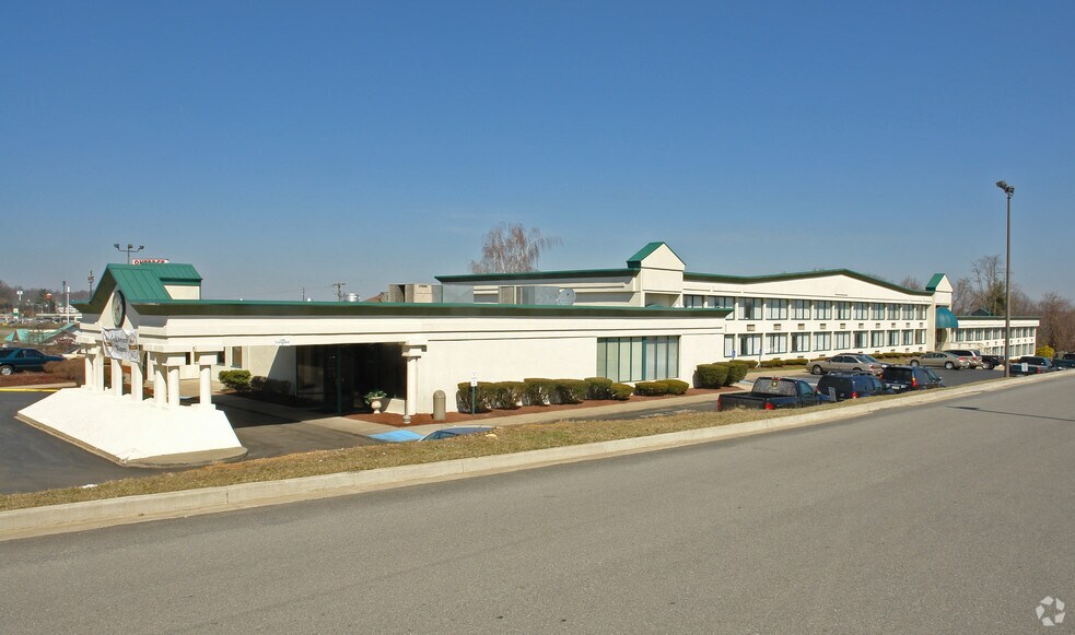 1924 Harper Rd, Beckley, WV for sale - Building Photo - Image 1 of 1