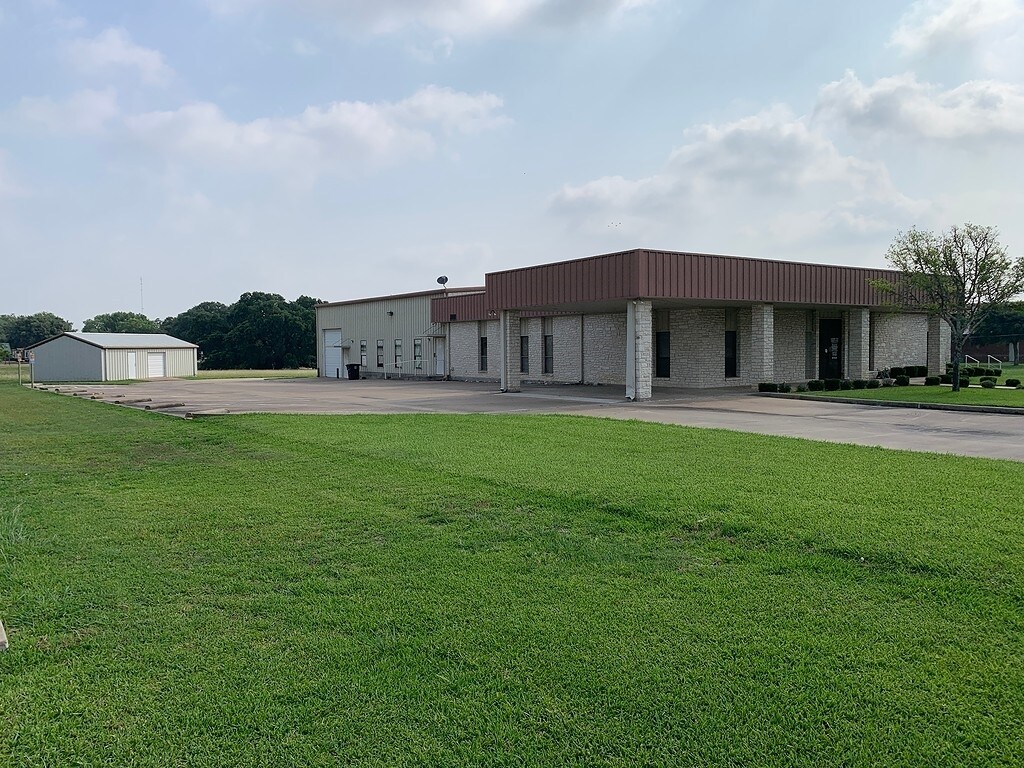 401 Bucek St, Schulenburg, TX for sale Primary Photo- Image 1 of 1