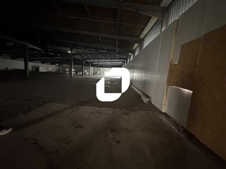 Office in Lormont for lease - Interior Photo - Image 2 of 5