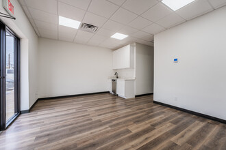 5707-5709 Gardendale Dr, Houston, TX for lease Interior Photo- Image 1 of 14