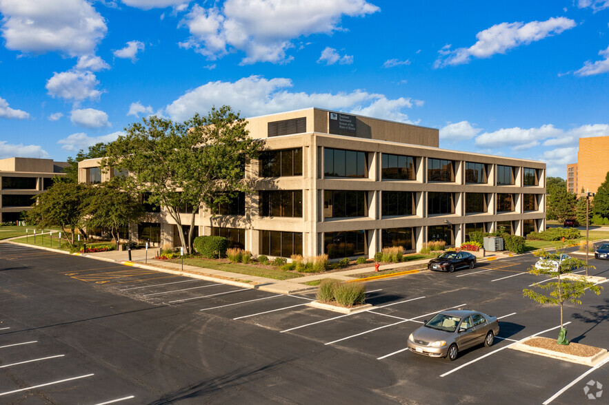 4200 Commerce Ct, Lisle, IL for lease - Building Photo - Image 1 of 18