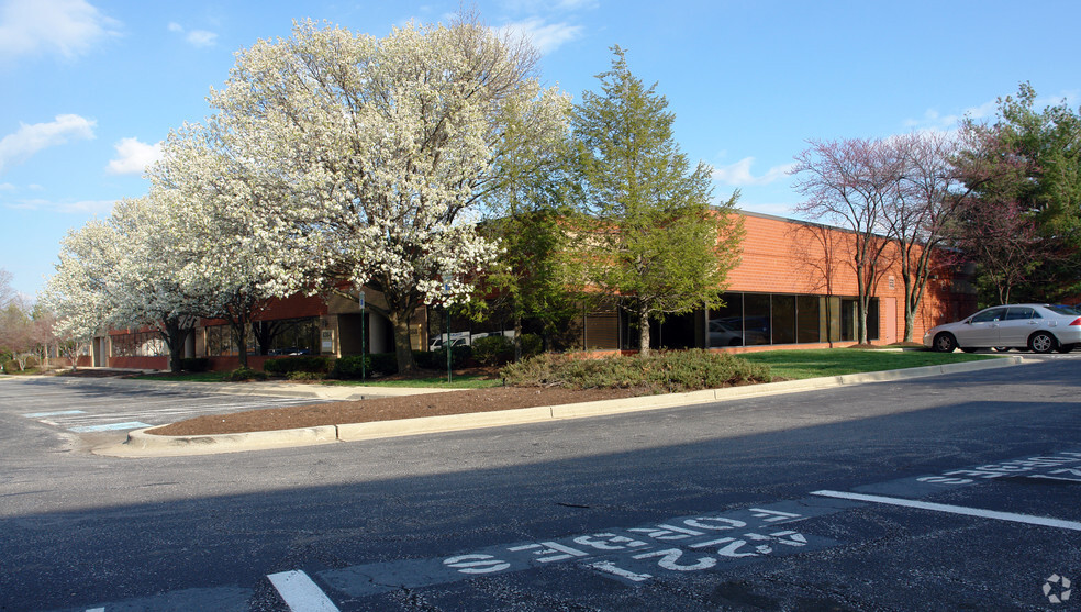 4370-4384 Lottsford Vista Rd, Lanham, MD for lease - Primary Photo - Image 1 of 3