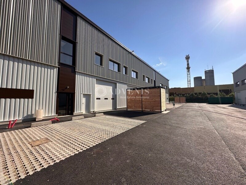23 Rue Des Beaux Soleils, Osny for lease Building Photo- Image 1 of 13