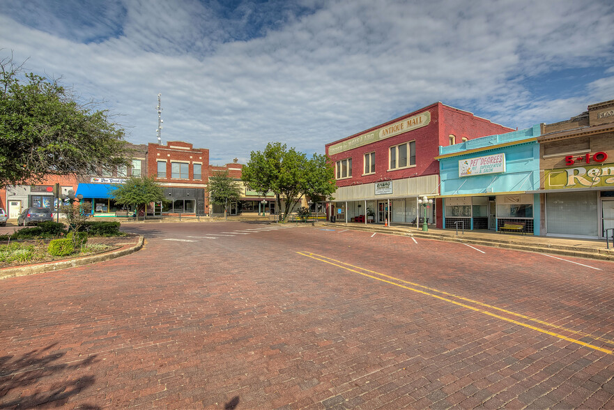 1213 Washington St, Commerce, TX for sale - Building Photo - Image 2 of 50