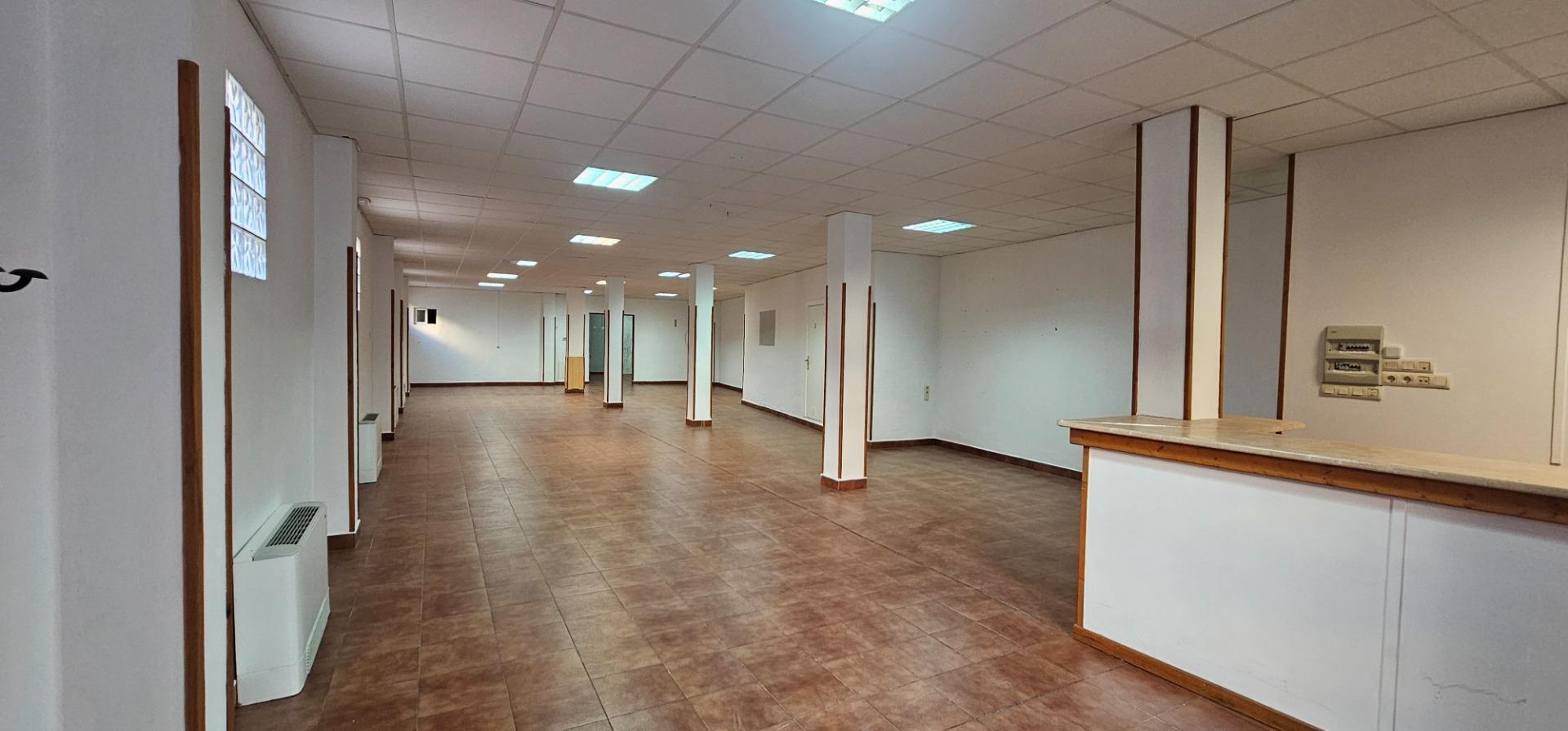 Retail in La Almunia de Doña Godina for sale Building Photo- Image 1 of 18