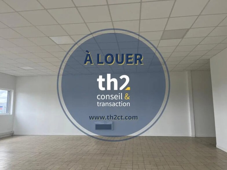 Office in Saint-Lô for lease - Building Photo - Image 1 of 4