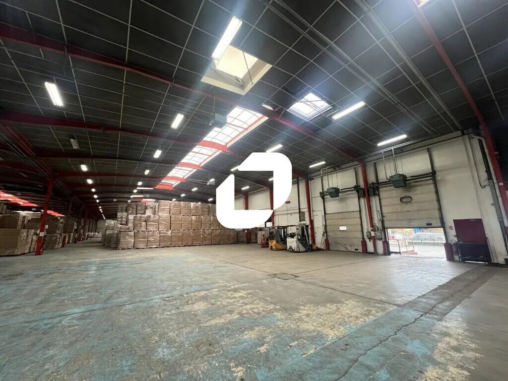 Location Local d'activités 5 641 m² à 11 481 m² - Photo 1