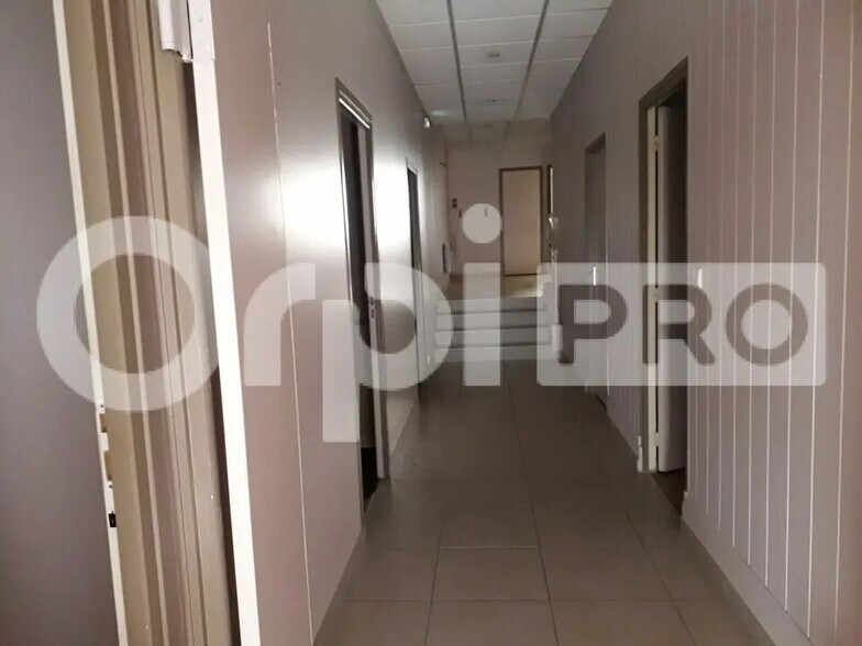 Retail in Montluçon for lease - Interior Photo - Image 3 of 4