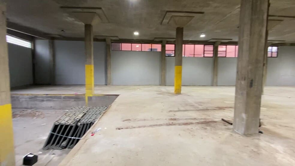 820 E 136th St, Bronx, NY for lease - Commercial Listing Video - Image 2 of 5