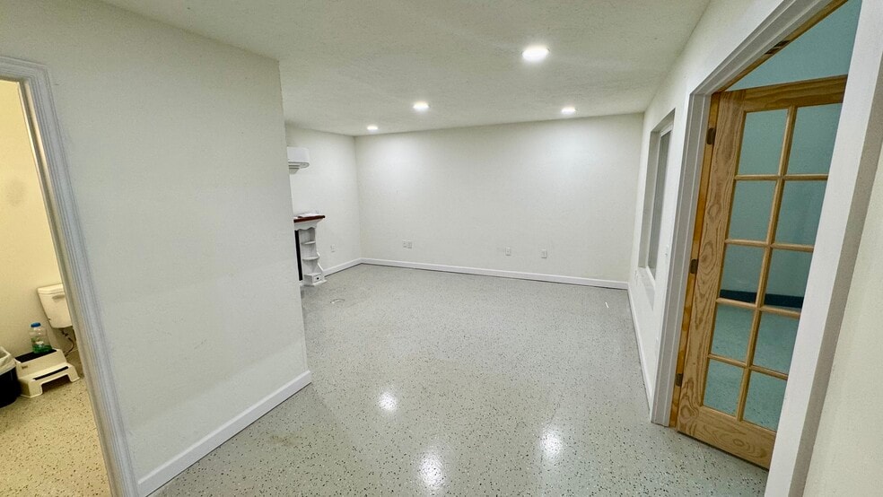 308 W State Highway 152, Mustang, OK for lease - Building Photo - Image 2 of 17