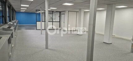 Office in Villeurbanne for sale Interior Photo- Image 2 of 9