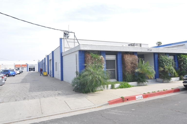 7716-7724 Burnet Ave, Van Nuys, CA for sale - Building Photo - Image 1 of 1