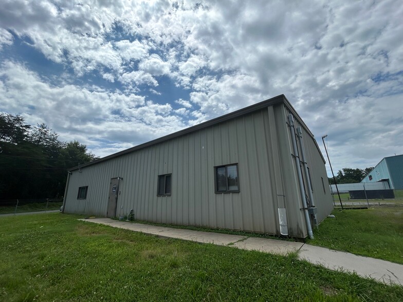 368 Friendly Road, Ridgeway, VA for sale - Primary Photo - Image 2 of 20