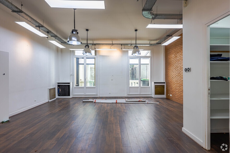 23 Rue Laugier, Paris for lease - Interior Photo - Image 2 of 20