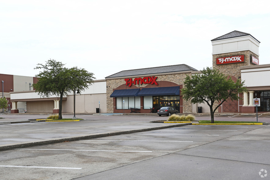 501 W Belt-Line Rd, Richardson, TX for lease - Primary Photo - Image 1 of 18