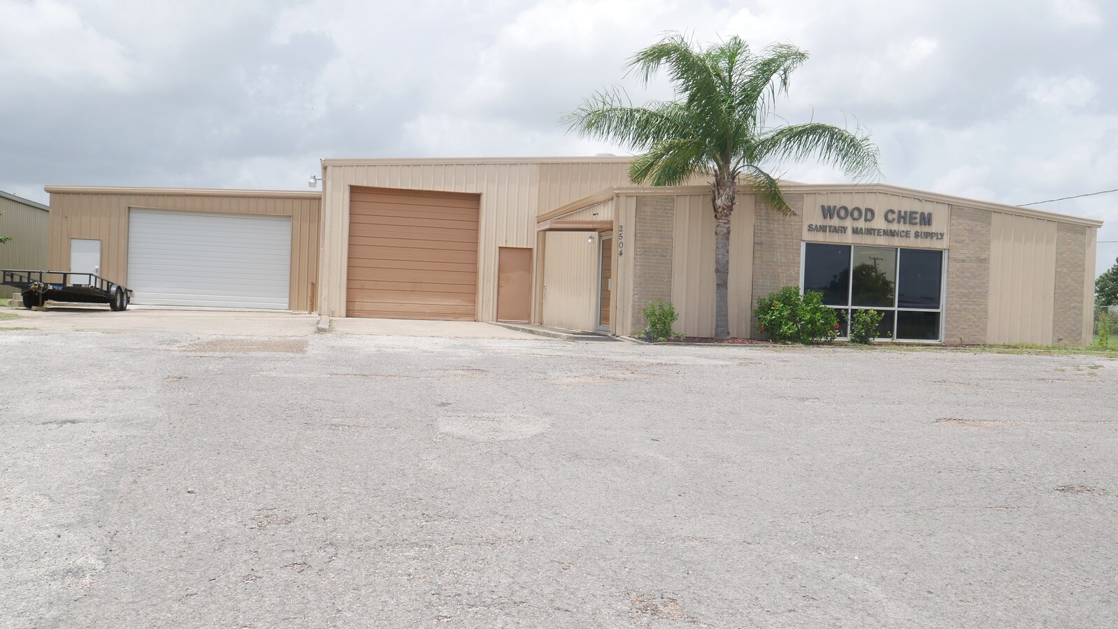 2504 E Rio Grande St, Victoria, TX 77901