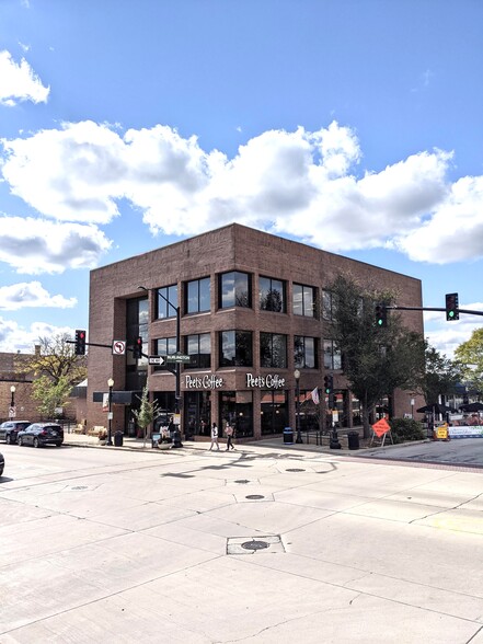 5100 Main St, Downers Grove, IL for lease - Building Photo - Image 1 of 6