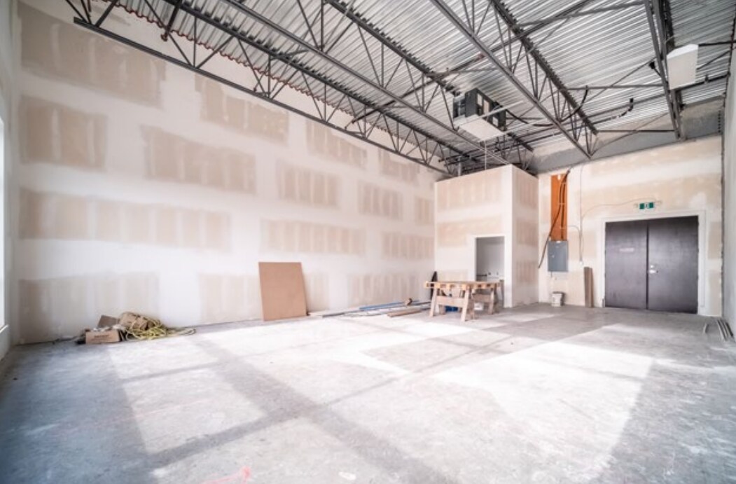 8433 132 St, Surrey, BC for lease Interior Photo- Image 1 of 6