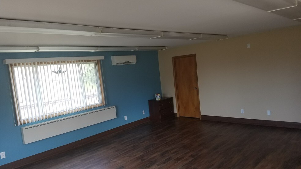 4671 S Kinnickinnic Ave, Cudahy, WI for sale - Building Photo - Image 1 of 1