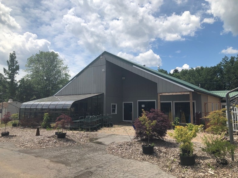 1349 Fairport Nine Mile Point Rd, Webster, NY for sale - Primary Photo - Image 1 of 1