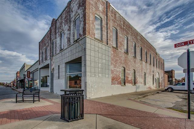 306 E Don Tyler Ave, Dewey, OK for sale - Building Photo - Image 3 of 36