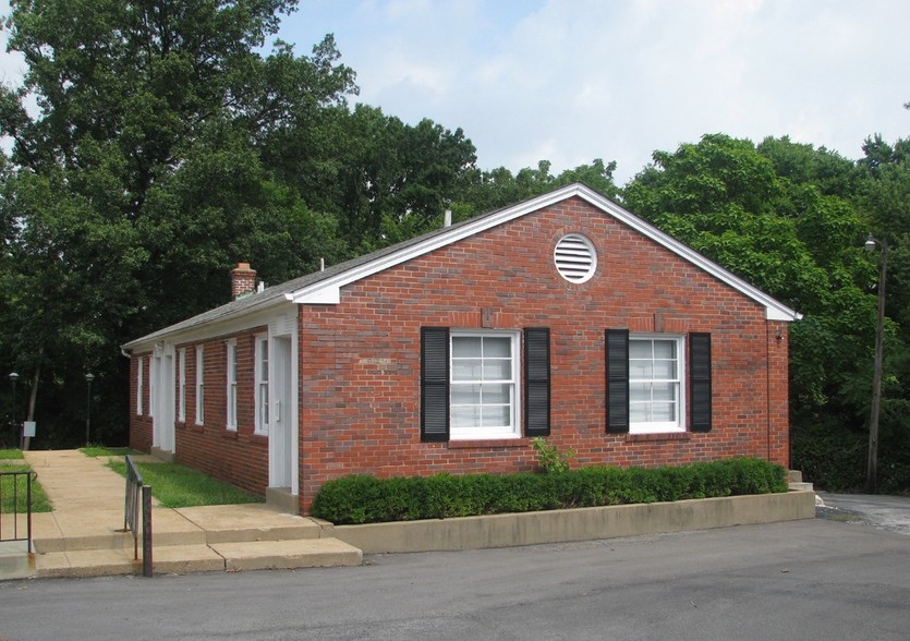 7937 Big Bend Blvd, Webster Groves, MO for sale - Primary Photo - Image 1 of 1