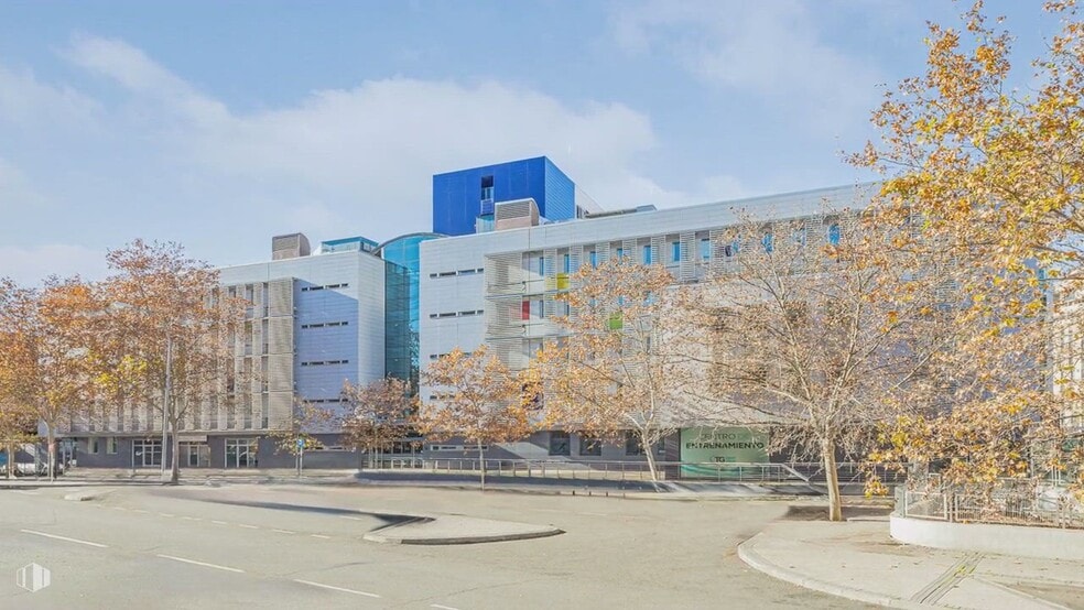 Calle del Golfo de Salónica, 73, Madrid, Madrid for lease - Commercial Listing Video - Image 2 of 21