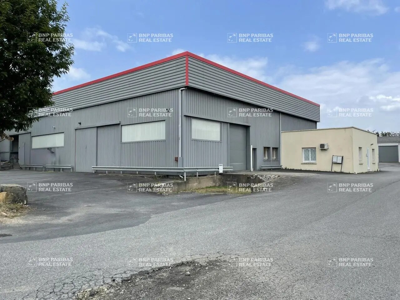 Flex in Carquefou for lease Building Photo- Image 1 of 9
