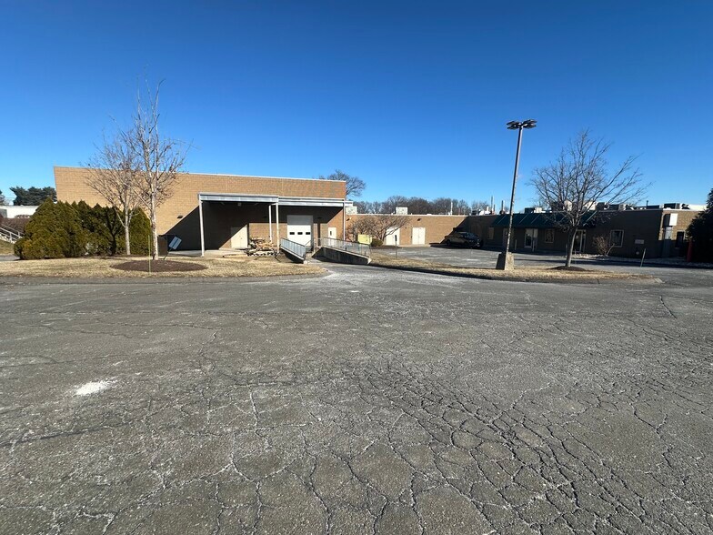 90 Lamberton Rd, Windsor, CT for sale - Building Photo - Image 2 of 2