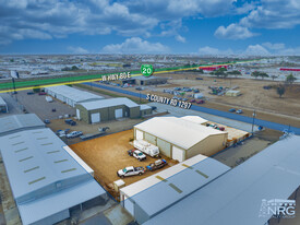 3 Drive-In Bay Warehouse on 0.51 Acres - Warehouse