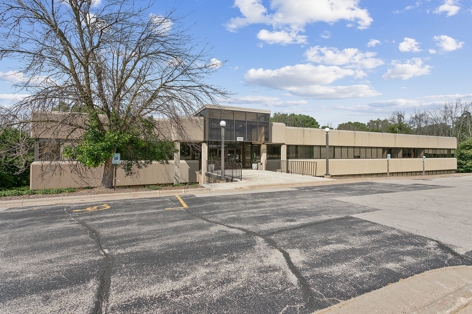 1150 Springhurst Dr, Green Bay, WI for sale Building Photo- Image 1 of 1
