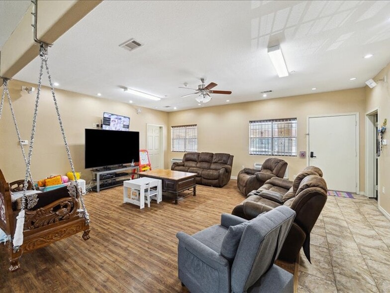 15830 E Freeway Service Rd, Channelview, TX for sale - Building Photo - Image 3 of 10