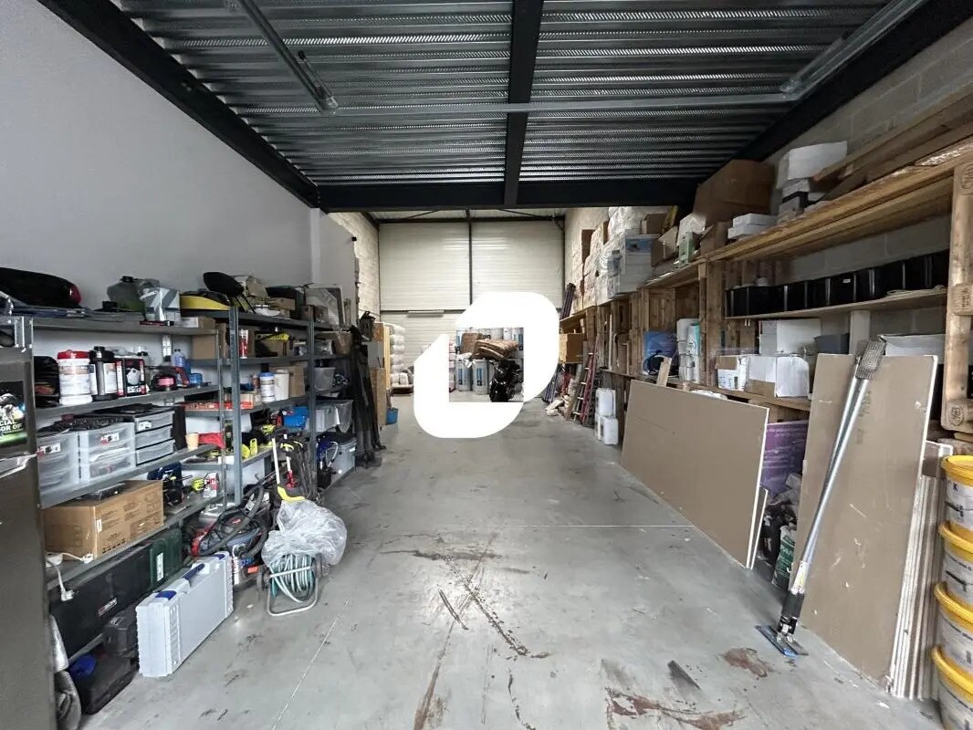 Flex in Saint-Pierre-du-Perray for lease Interior Photo- Image 1 of 5