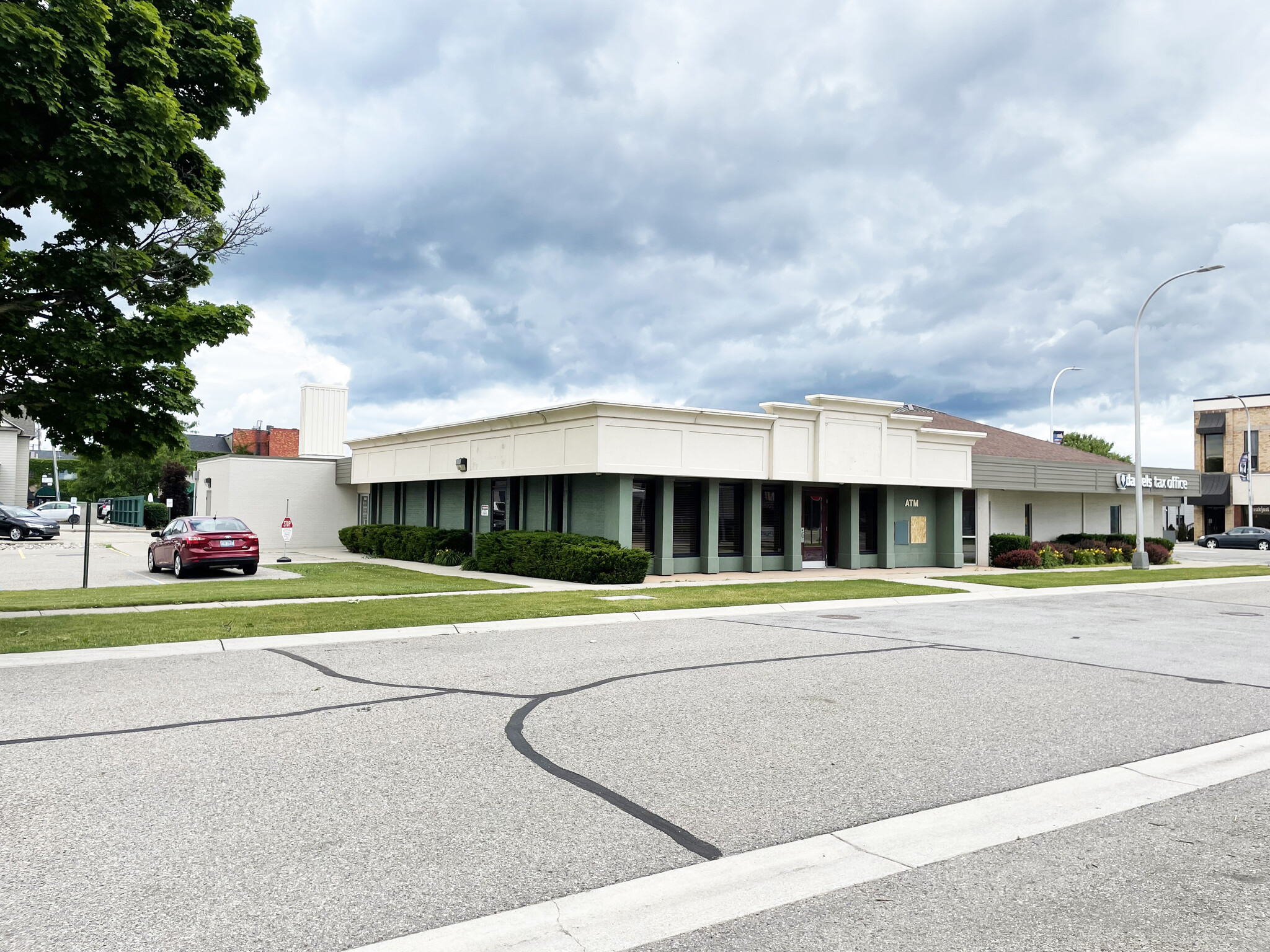 505 Huron Ave, Port Huron, MI for lease Building Photo- Image 1 of 11