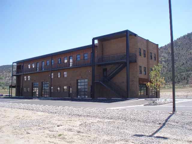 820 Megan Ave, Rifle, CO for lease - Building Photo - Image 2 of 4