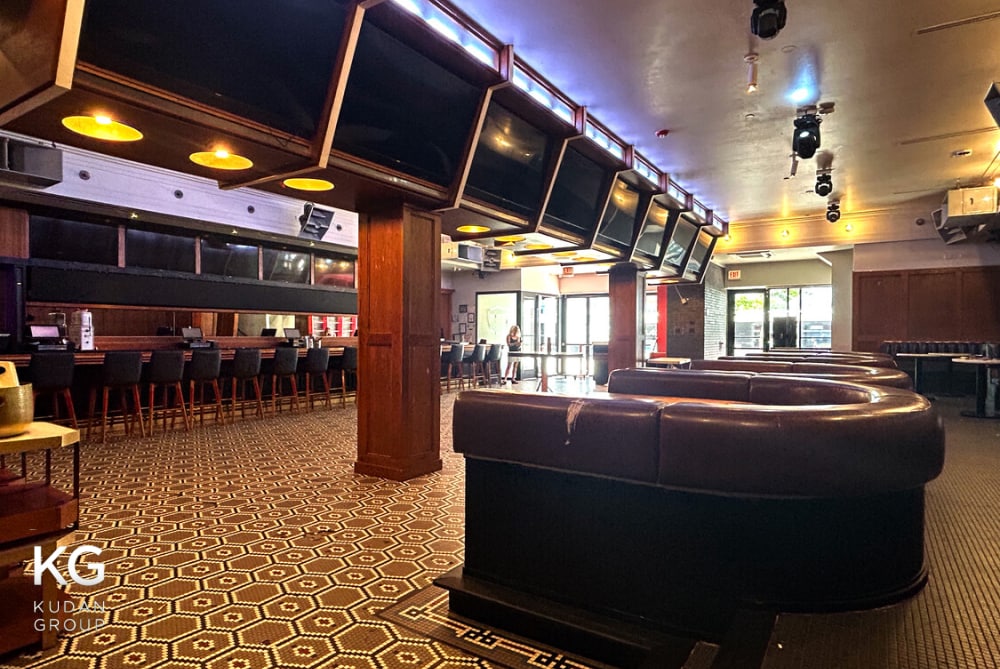 324-326 W Chicago Ave, Chicago, IL for sale Interior Photo- Image 1 of 7