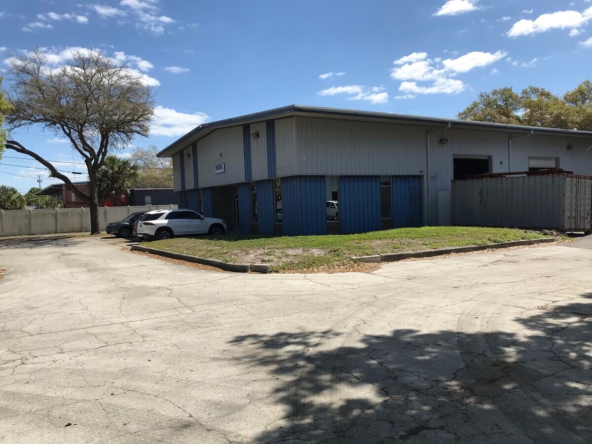 5915 Causeway Blvd, Tampa, FL 33619