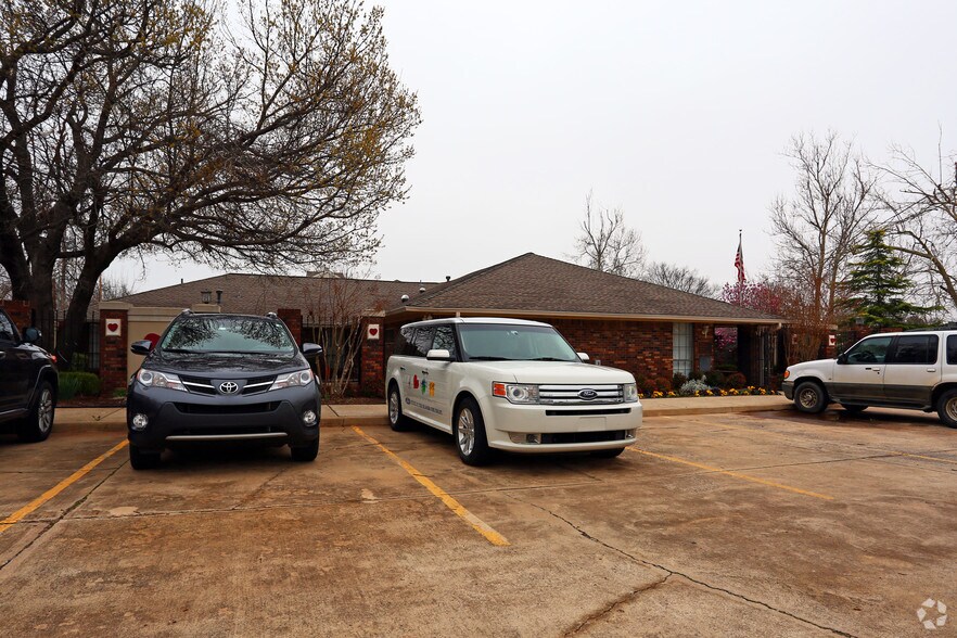 1301 NE 14th St, Oklahoma City, OK for sale - Building Photo - Image 2 of 3